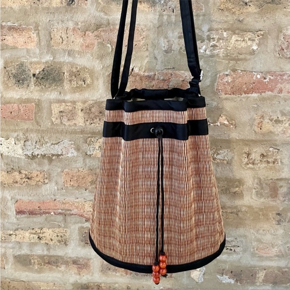 Baskets of Cambodia 2-Way Crossbody Shoulder Bucket Bag - Picture 1 of 4